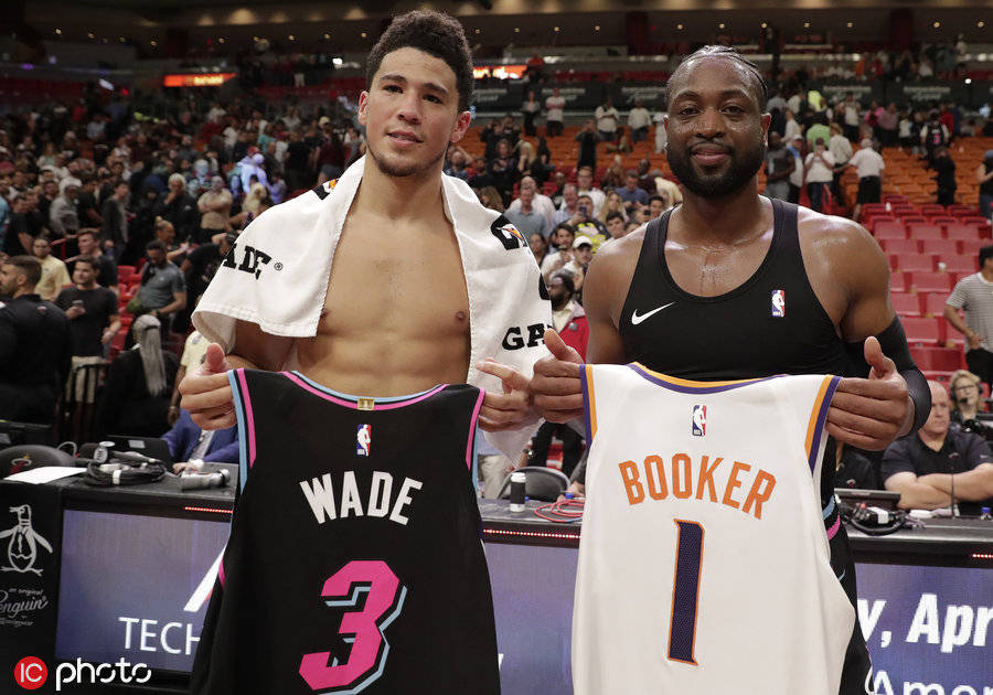 罗马诺：若谢什科愿意加盟，曼联将会为莱比锡提供报价（罗马诺透露：若谢什科同意加盟，曼联将向莱比锡递交报价）