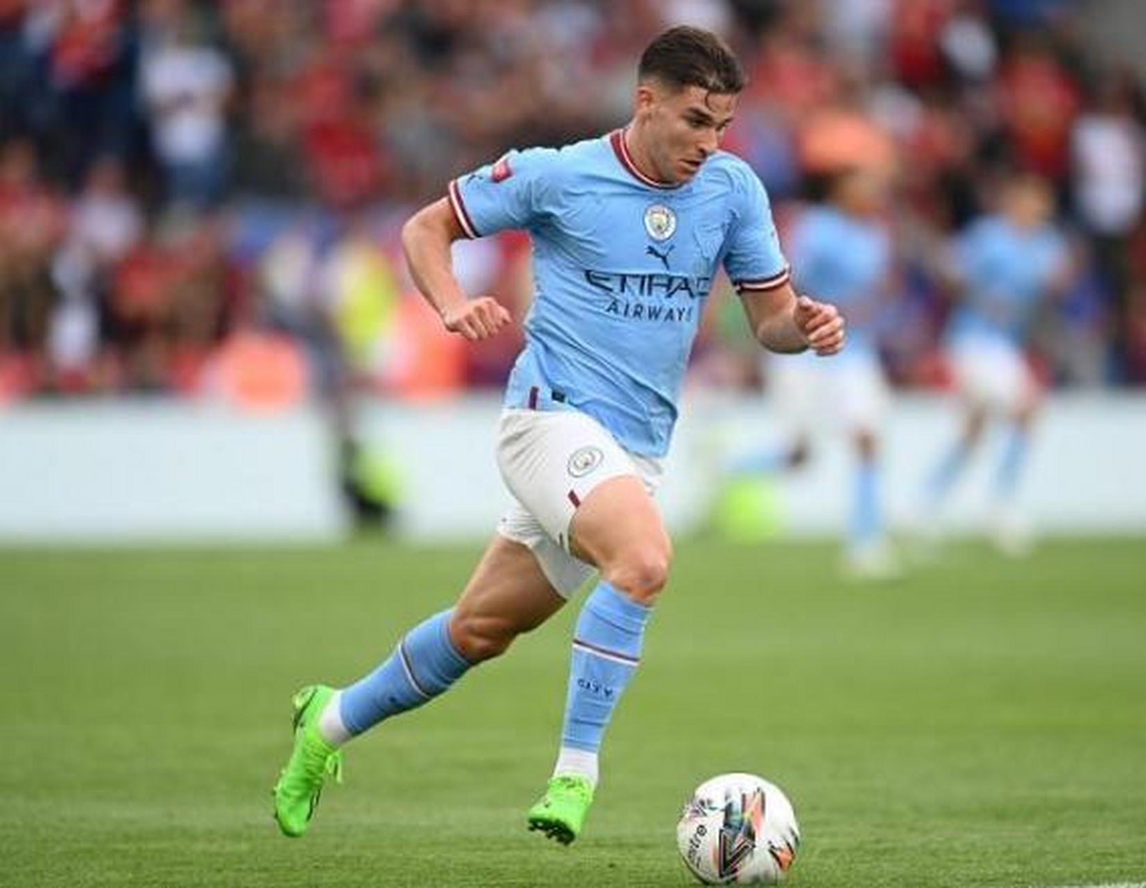 阿斯：皇马绝不会通过竞价来引援中卫，专注于合同到期的球员（阿斯报：皇马不参与中卫竞价，锁定合同将满球员）