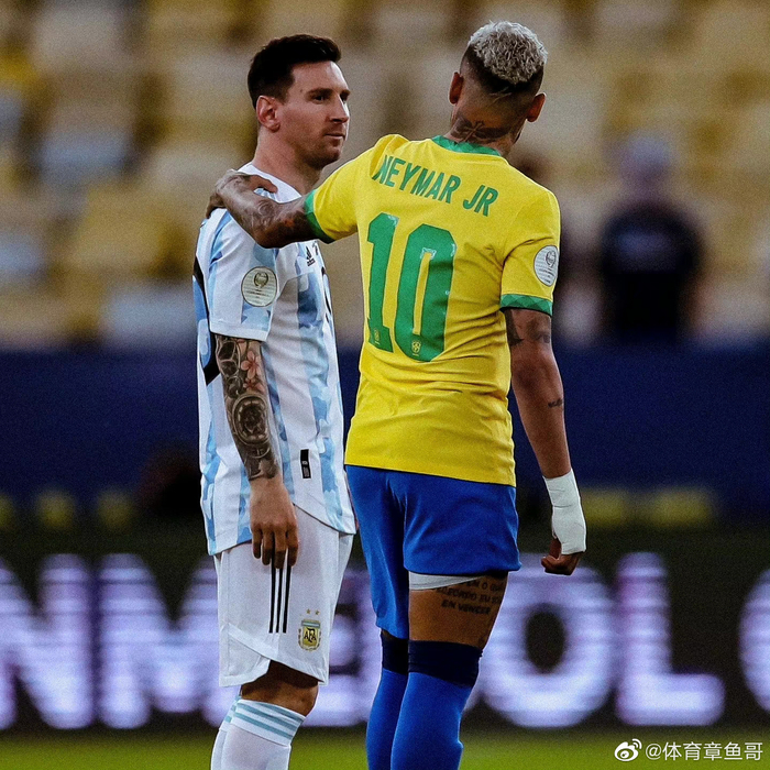 迪格雷戈里奥：库普踢左中卫？强大的球员能在任何位置上踢球（迪格雷戈里奥谈库普踢左中卫：强者能适应任何位置）