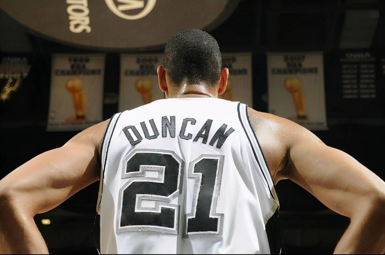 李国旭：全队身体情况良好，在队里的球员都能参加比赛（李国旭：球队健康状态佳，现有球员均可出战）