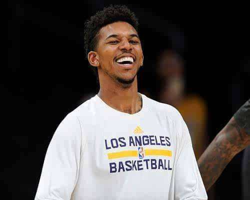 阿森纳3-1完胜拜仁，五档次差距尽显，欧冠小组赛掀翻对手（阿森纳3-1击退拜仁，欧冠小组赛尽显实力差距）