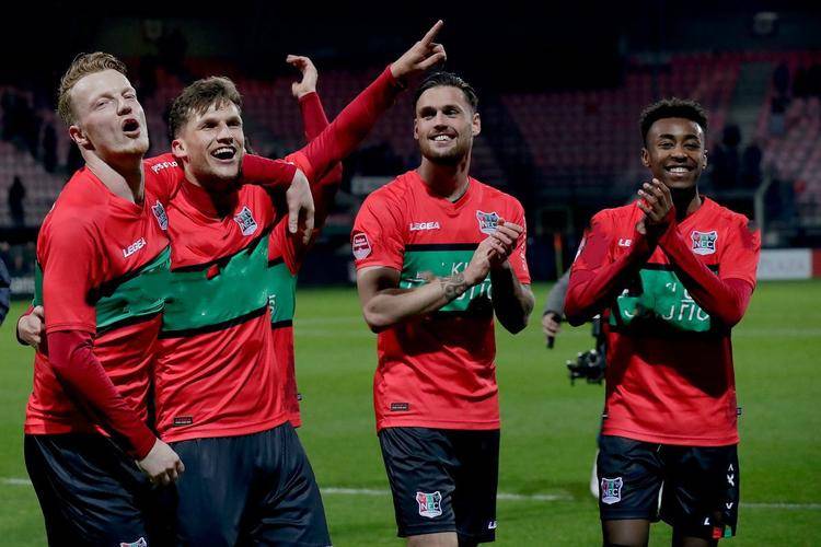 赛中笑到最 赛中笑到最